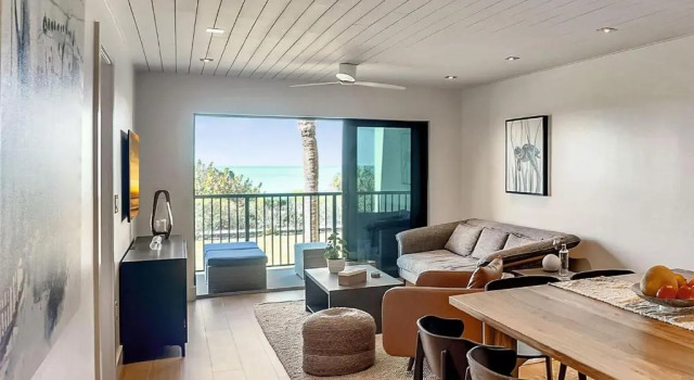 Land's End 11-203 Beach Front - Premier