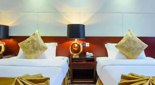 Cyber Holiday Hotel, Buchen Sie Hotel 4-Sterne-Hotels in Chongqing, 4*