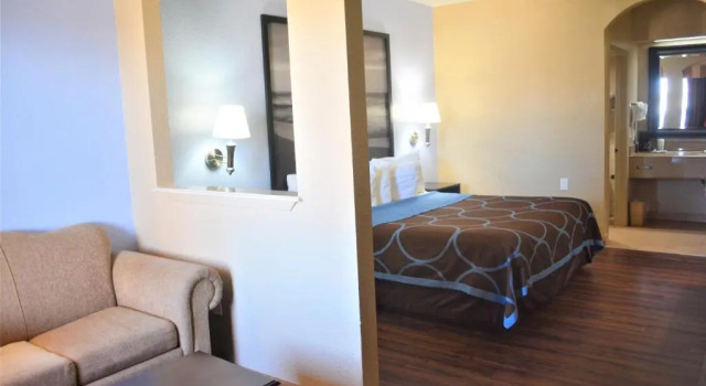 Номер Standard Super 8 by Wyndham Galveston
