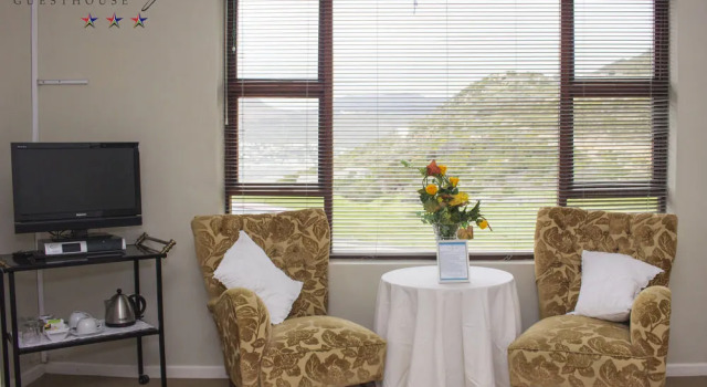 15 On Penguin Guest House, Забронировать Гостевой дом Отели False Bay с парковкой, Парковка
