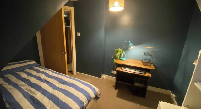 Room in Guest Room - Calm For 3, Handy for Airport, Train Free Parking, Rezervați Pensiune Bishop's Stortford Hertfordshire