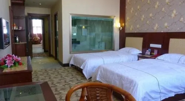 XinYu Hotel, Rezerwuj Hotel Hotele w Yuxi z basenem, Basen