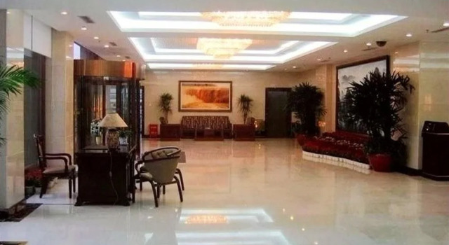 Phoenix Tree Hotel