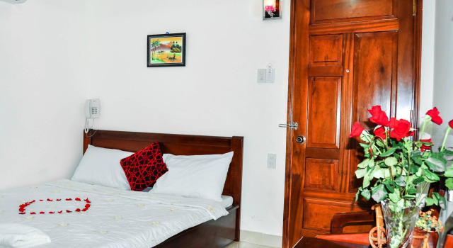 Que Huong Hotel, Book Hotel Da Lat Lam Dong