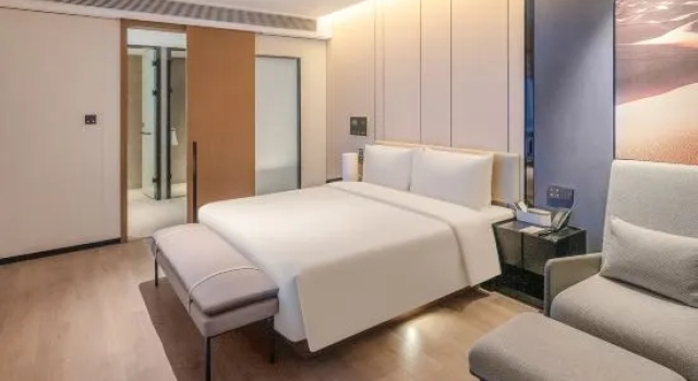 Полулюкс Shannan Baicheng Railway Station Yajiang Tianjie Atour Hotel
