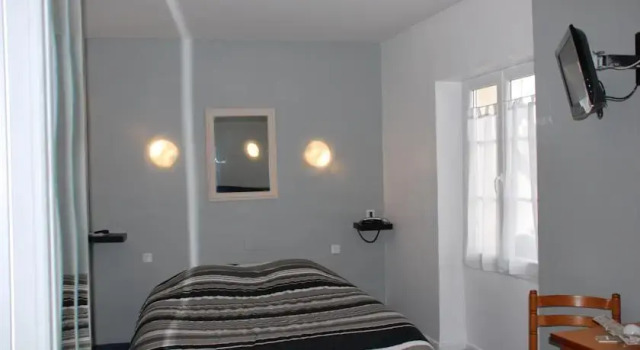 Logis Hôtel les Tonnelles, Boek Hotel  