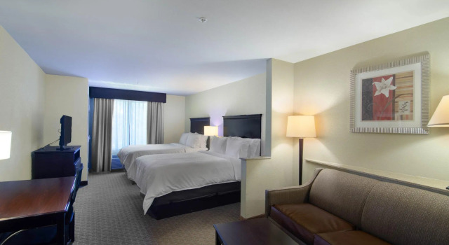 Четырёхместный номер Standard Comfort Suites Mobile-South Alabama University Area
