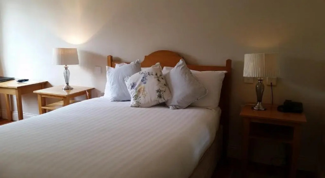 Номер Standard The Waterfront Hotel