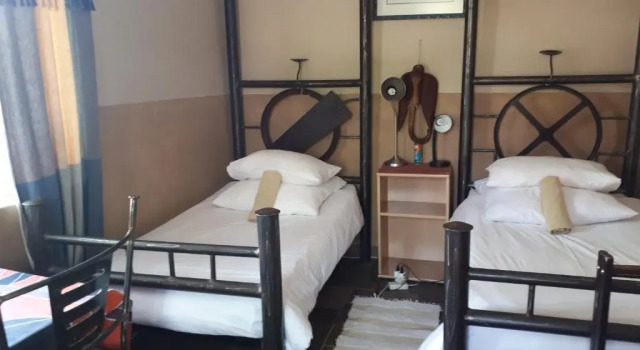 Standard Twin room Puccini House