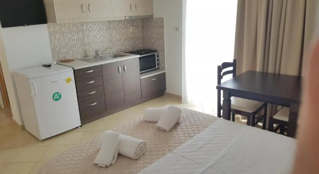 Трёхместная студия Standard Atlantis Hotel & Apartments