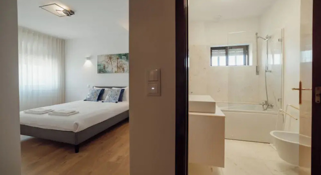 City Center Grand Apartment by Vacationy, Varaa Huoneisto Hotellit Porto pysäköinnillä, Pysäköinti