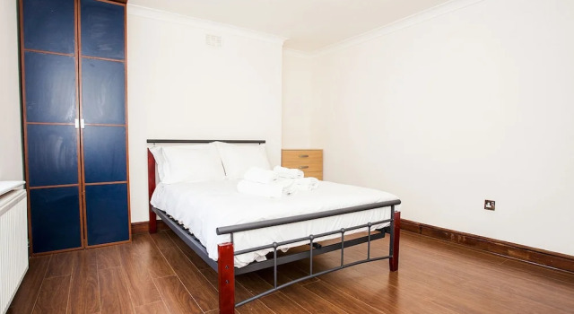 Brilliant 2 Bed Apt in Heart of Camden Town, Забронировать Отель Отели Лондона 3 звезды, рядом с Театр KoKo London, 3*