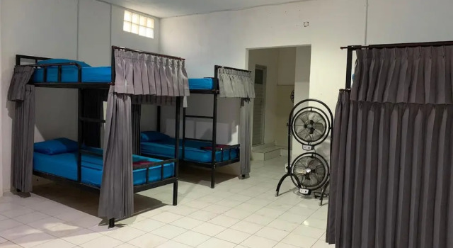 Кровать в общем номере Arta Garden Guest House & Hostel