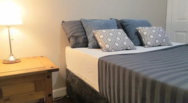 Dragon - Queen Vic House 2 Bedroom Home, 预订 公寓 Airdrie 拉纳克郡