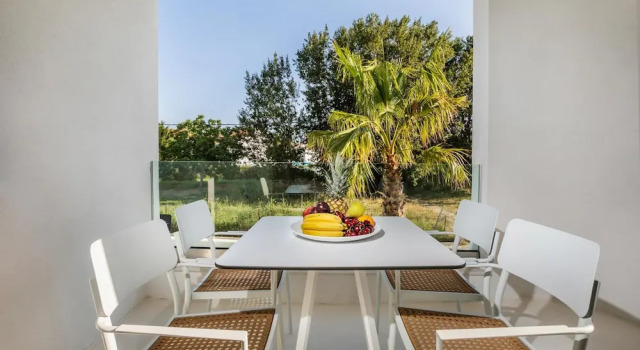 Полулюкс Cocoοns Suites & Villas Fourka