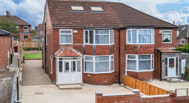 Immaculate 5-bed House in Leeds, Забронировать Отель Отели Англии 3 звезды, 3*