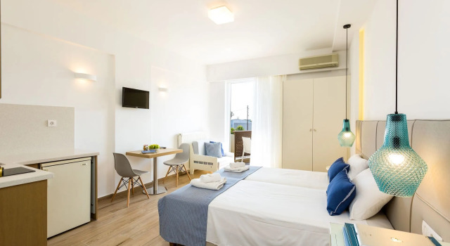 Студия Superior с видом на бассейн Eltina Hotel