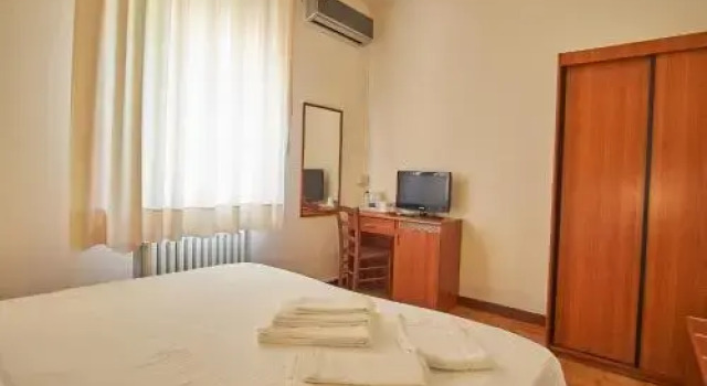 Albergo Duomo, Забронировать Отель Отели Модены с парковкой, рядом с Большая площадь, Парковка