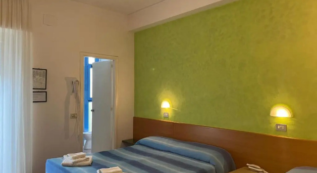 Трёхместный номер Standard Hotel Senior