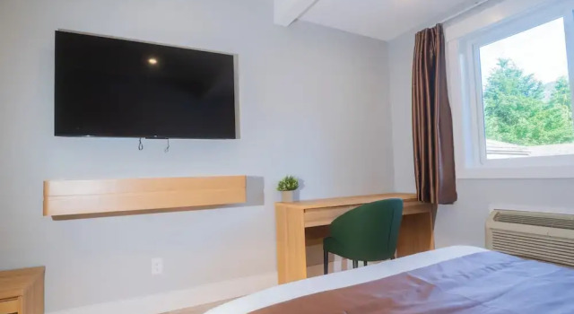 Четырёхместный номер Deluxe Inntowne Motel