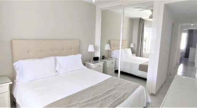 Quiet 2 bedroom apartment-Sleeps up to 6