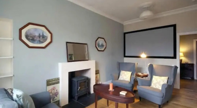 JOIVY Edinburgh Spacious Apartment - Royal Mile, Забронировать Апартаменты/квартира Эдинбург Midlothian, рядом с Национальный музей Шотландии