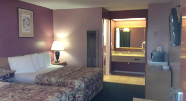 Четырёхместный номер Standard Blue Seal Inn