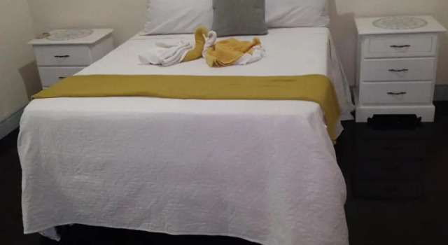 2bed apt with 24hr Security*