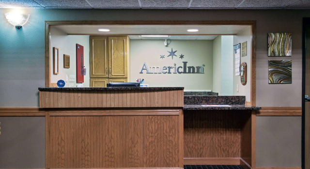 AmericInn by Wyndham Grundy Center, Rezerwuj Hotel Hotele w Iowa z basenem, Basen