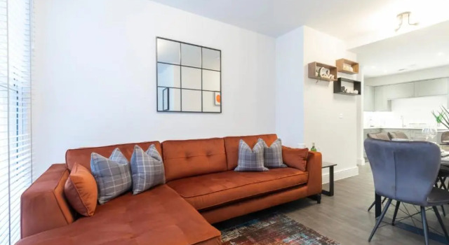 Elliot Oliver - Luxury 2 Bedroom Regency Apartment With Parking & EV Charger