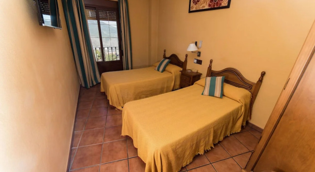Apartamentos Raisa, Забронировать Отель Орнос Sierra de Cazorla, Segura y Las Villas Nature Reserve