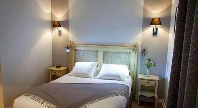 Номер Comfort Logis Hostellerie des Clos et restaurant Bistrot des grands crus et Maison de la tour Chablis