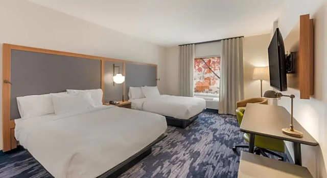 Четырёхместный люкс Fairfield by Marriott Inn & Suites Columbus Canal Winchester