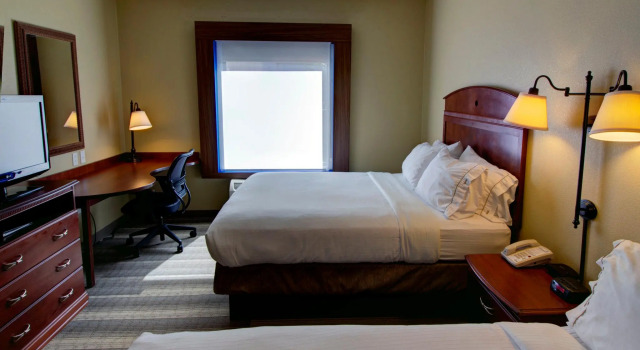 Четырёхместный номер Standard Holiday Inn Express & Suites Sioux City-South by IHG