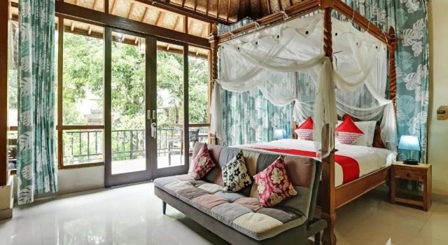 Люкс Deluxe OYO 90640 Agung Kartini Villa