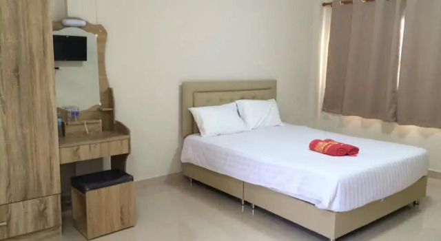 Sakchai Apartment, Varaa Huoneisto Hotellit North-Eastern Thailand pysäköinnillä, Pysäköinti