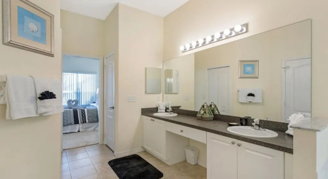 Award Winning Vacation Home With South Facing Pool And Spa Overlooking Conservation Land