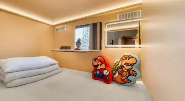 Z-Designer BERPUNKDESIGNCINE Exclusive Capsule Hotel