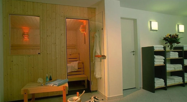 J + V Seminar - Landhaus GmbH, Reservar Casa de férias Moradias em Ganderkesee, Vila