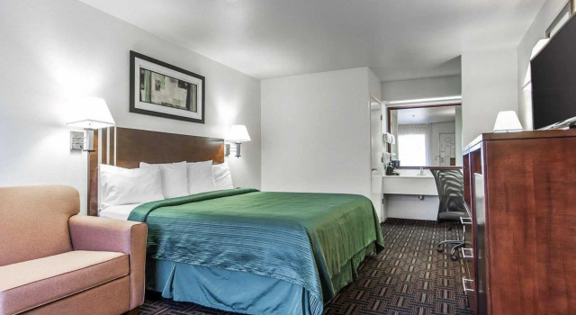 Номер Standard Quality Inn Fresno Near University