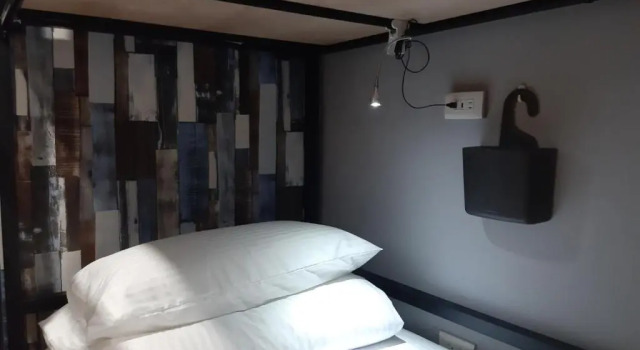 Кровать в общем номере (женский номер) Tainan Quiet Hostel(台南清凈背包客棧)
