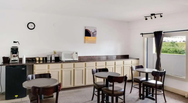 Howard Johnson Inn Monroe, Book Hotel Monroe Ohio
