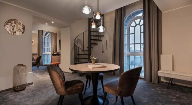 Двухместный люкс Tower Дуплекс Wasserturm Hotel Cologne, Curio Collection by Hilton