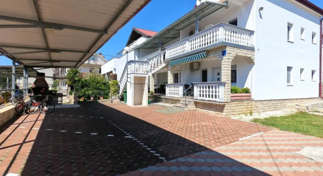 Apartments Ana, Забронировать Апартаменты/квартира Отели Сукошан с парковкой, Парковка