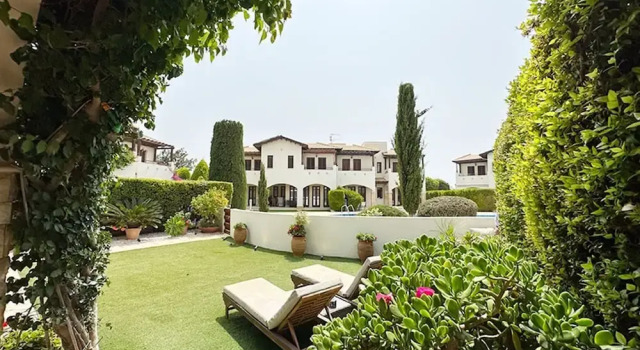 Villa Junior Villa Zeus, hot tub and communal pool, Aphrodite Hills