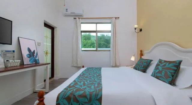 Кровать в общем номере с 6 комнатами Xiaoye Inn Xichong Shenzhen