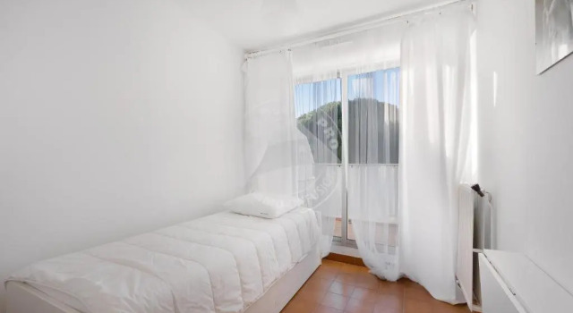 AS11677 - Marina de type p3 avec parking privé et appontement, Rezerwuj Apartament Hotele w Camargue z parkingiem, Parking