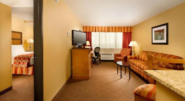 Люкс Drury Inn & Suites Phoenix Airport