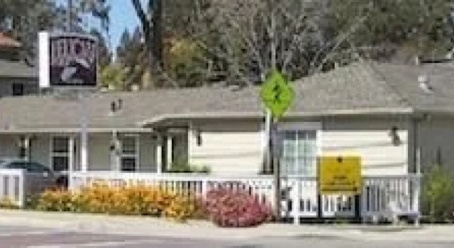 Pelican Point Inn, Забронировать Отель Санта-Круз Santa Cruz and Vicinity, рядом с Пляж Санта-Марияс