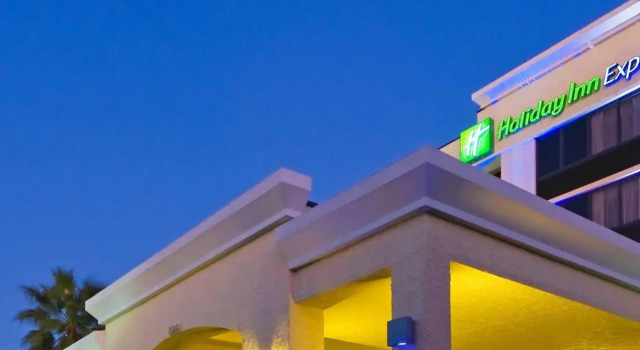 Holiday Inn Express & Suites Kendall East Miami by IHG